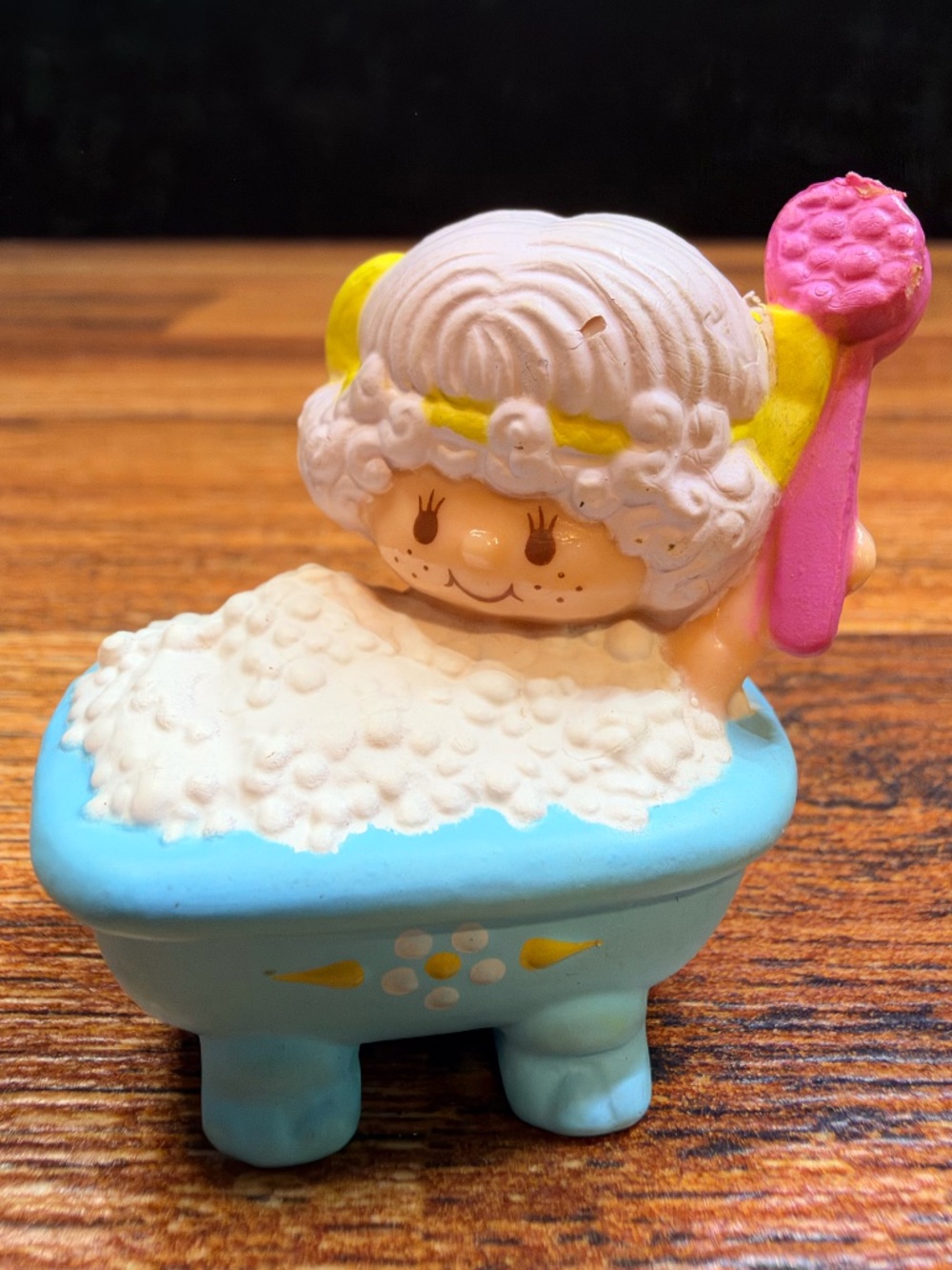 1982 AMERICAN GREETINGS CORP Angel Cakes in Bathtub Figurine